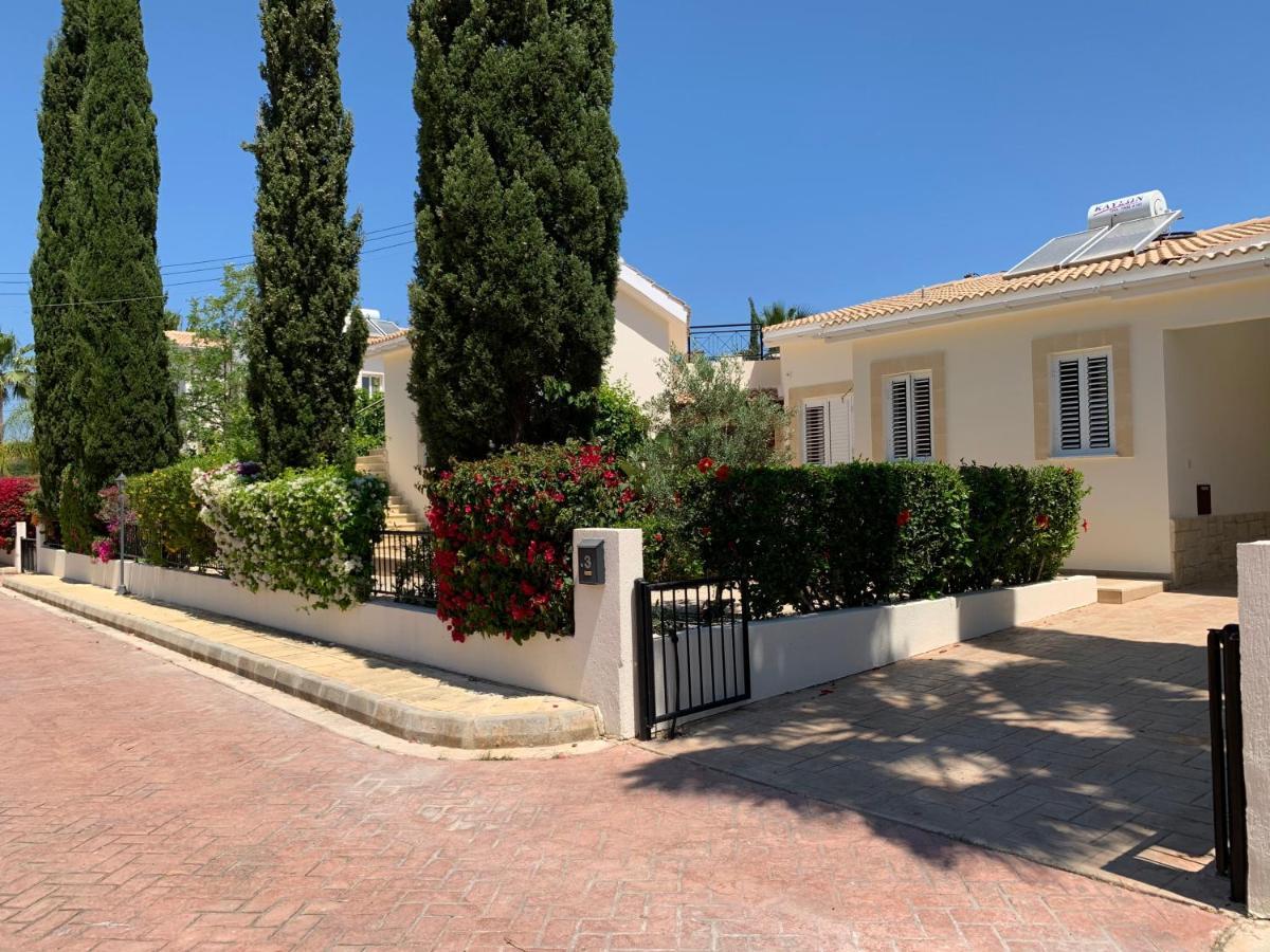 Beach Villa Sofia เนโอโชริโอ ภายนอก รูปภาพ