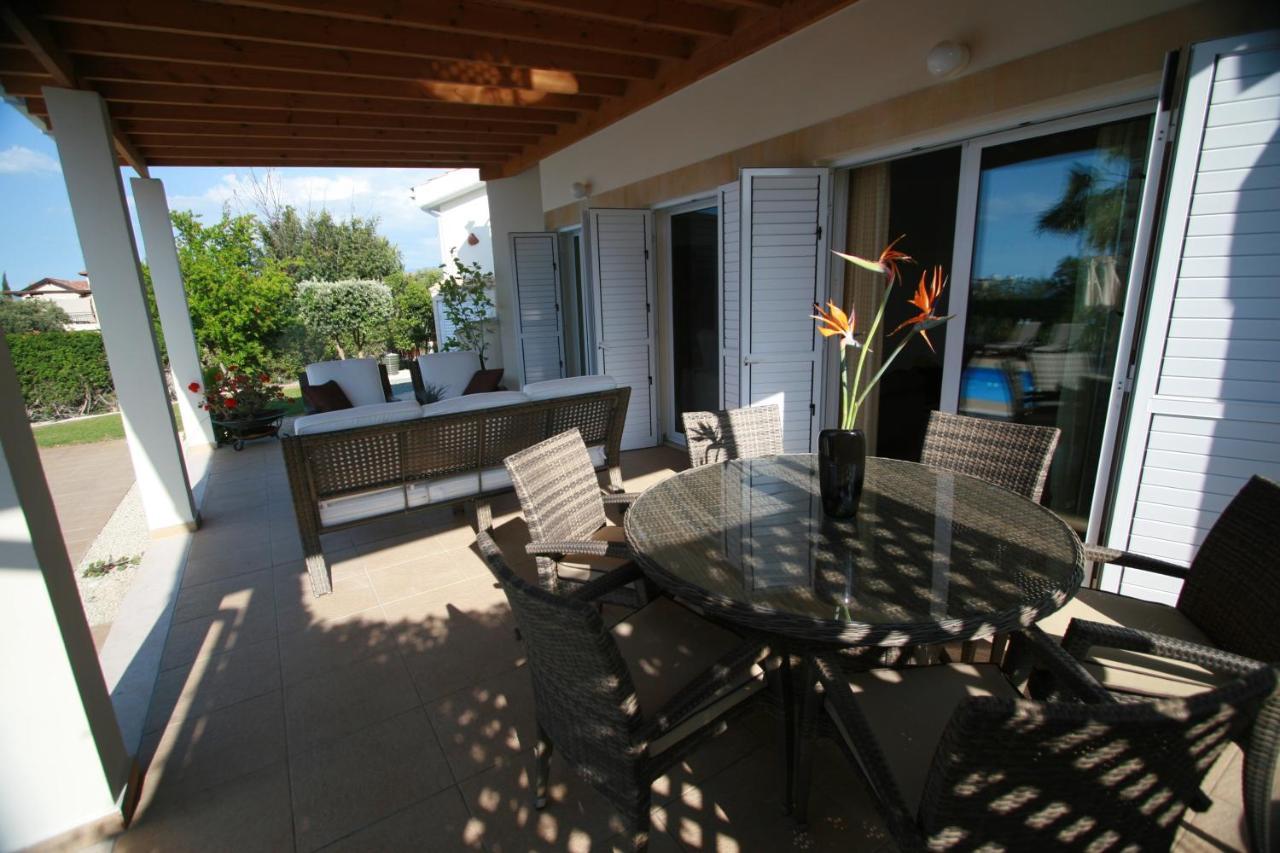 Beach Villa Sofia เนโอโชริโอ ภายนอก รูปภาพ
