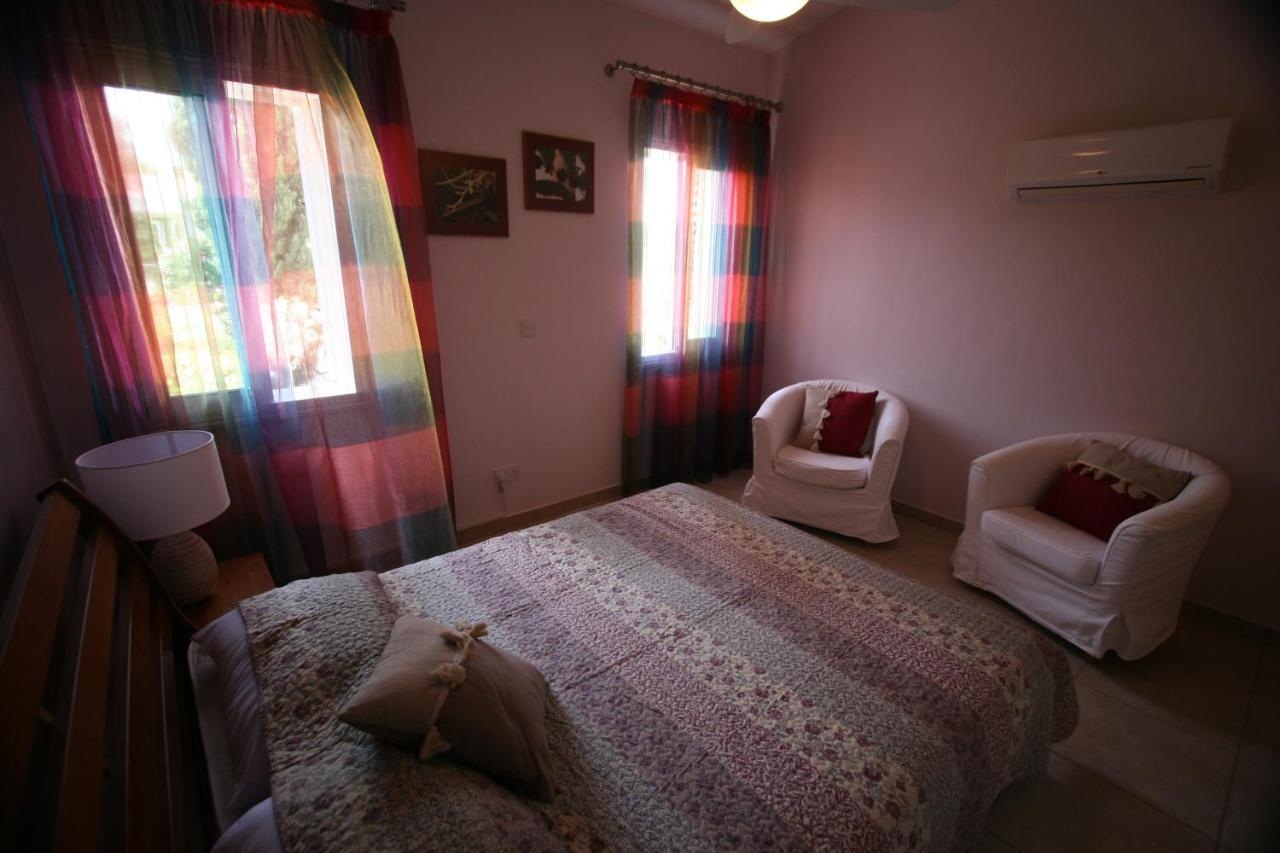 Beach Villa Sofia เนโอโชริโอ ภายนอก รูปภาพ