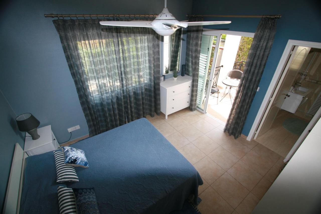 Beach Villa Sofia เนโอโชริโอ ภายนอก รูปภาพ