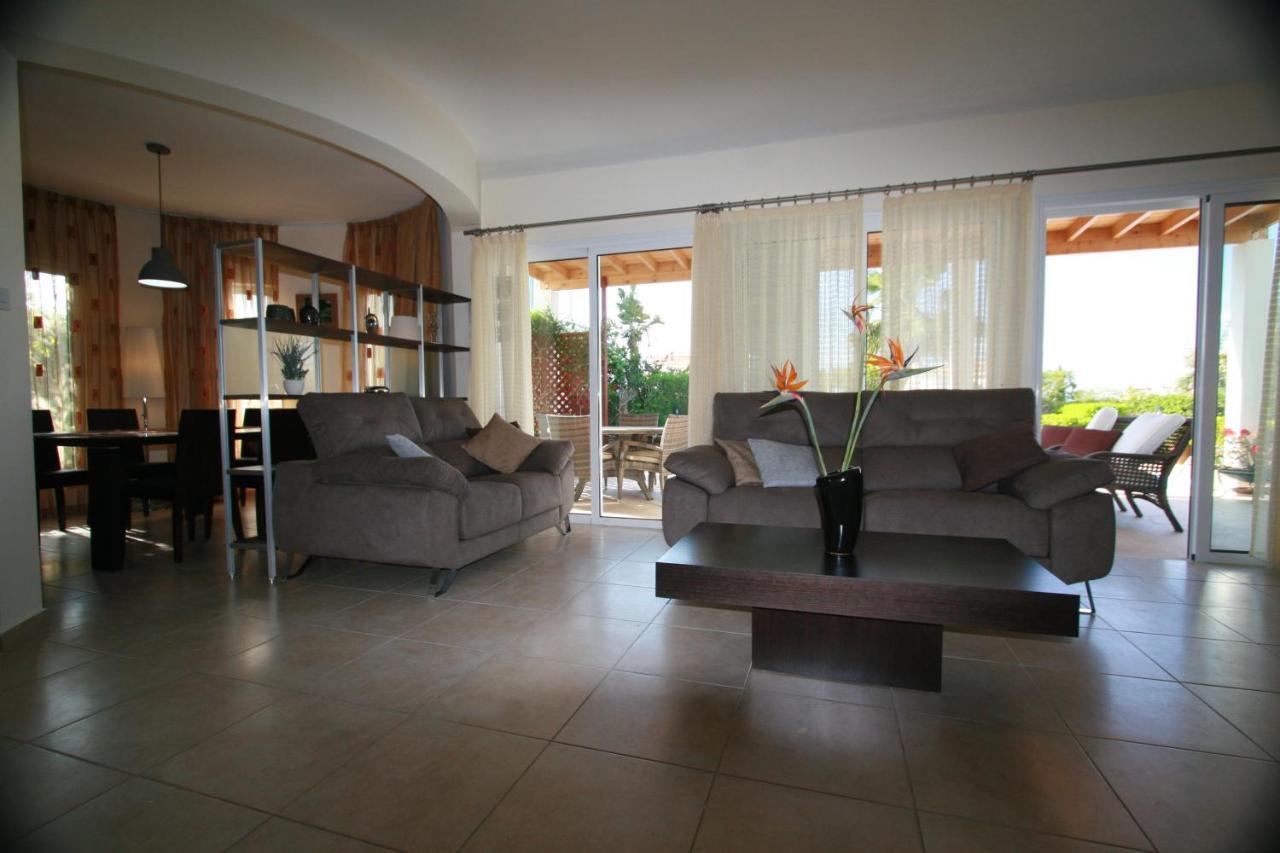 Beach Villa Sofia เนโอโชริโอ ภายนอก รูปภาพ
